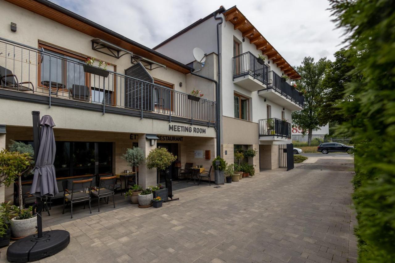 Bed and Breakfast Mokka House Panzio Мішкольц Екстер'єр фото