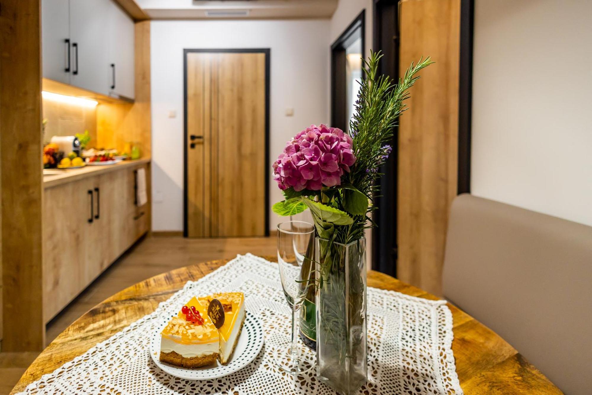 Bed and Breakfast Mokka House Panzio Мішкольц Екстер'єр фото