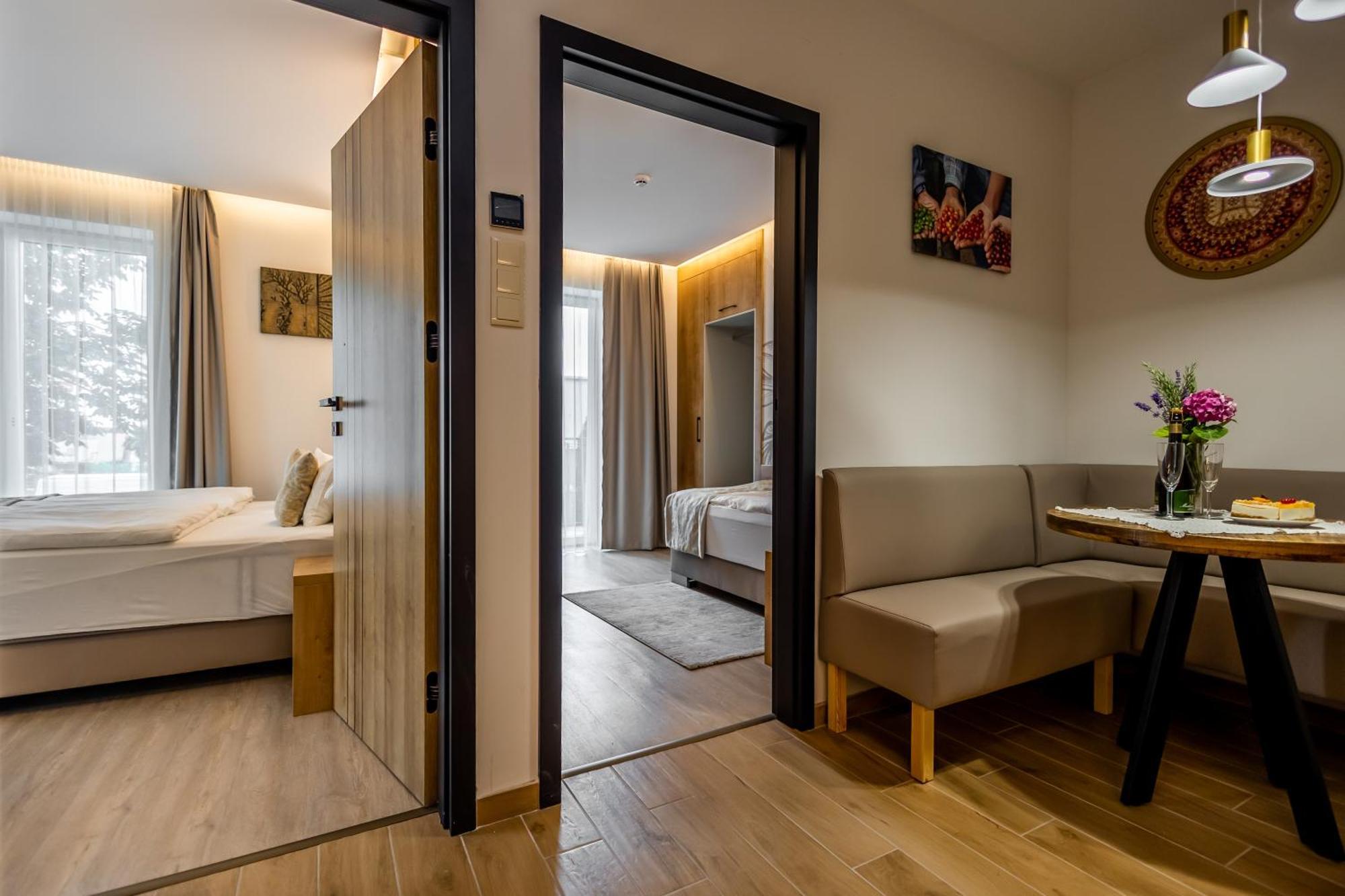 Bed and Breakfast Mokka House Panzio Мішкольц Екстер'єр фото