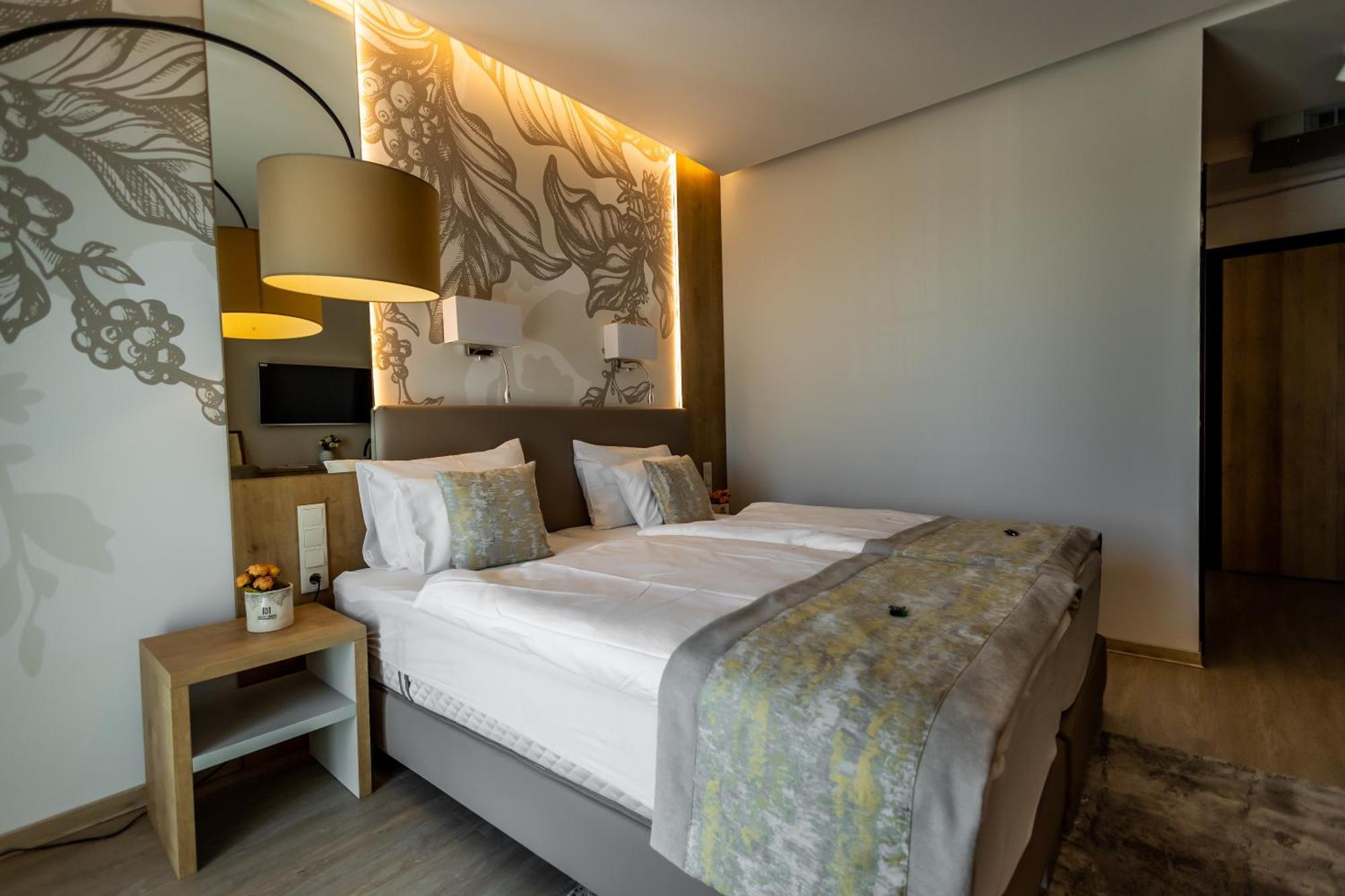 Bed and Breakfast Mokka House Panzio Мішкольц Екстер'єр фото