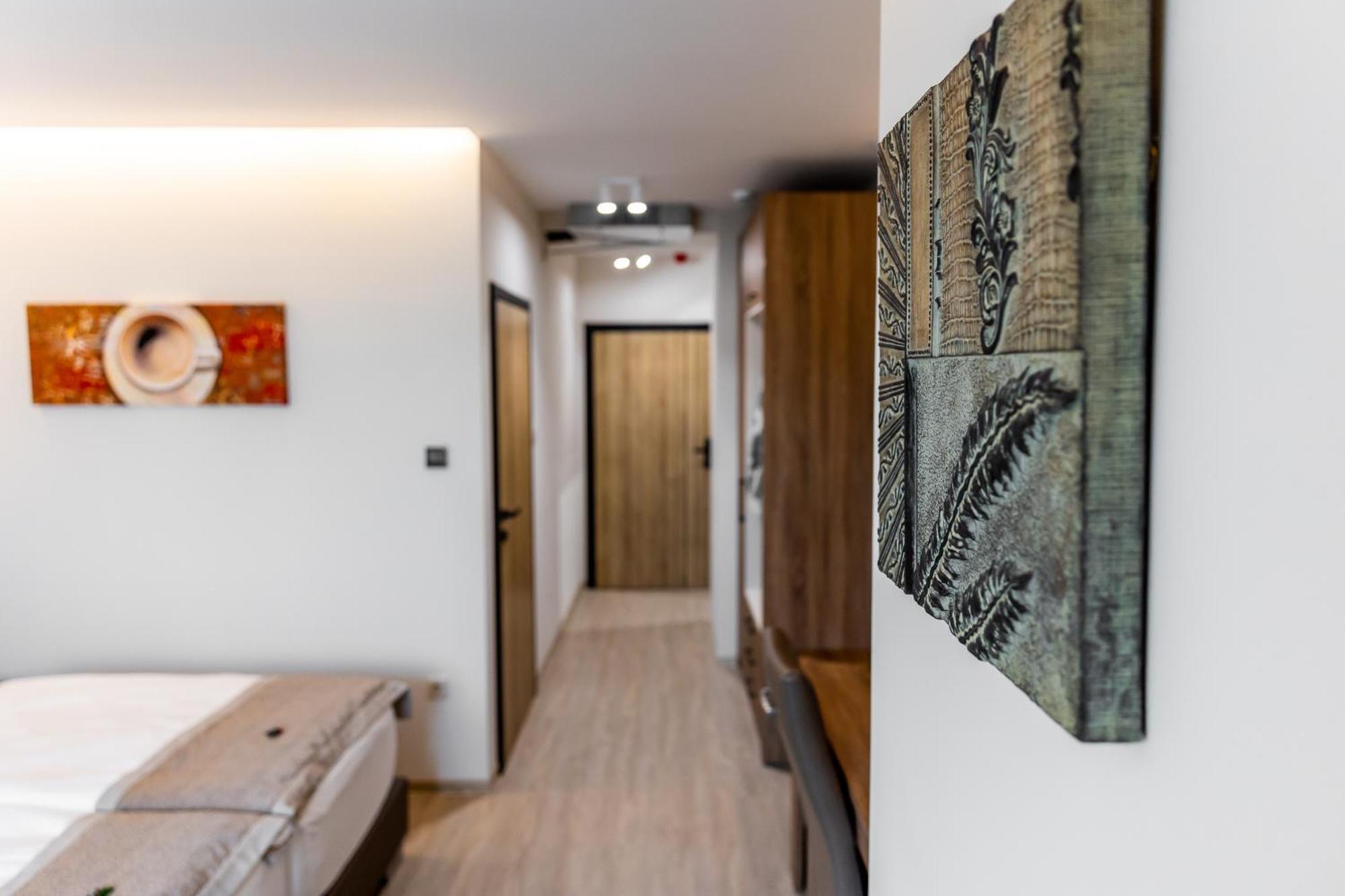 Bed and Breakfast Mokka House Panzio Мішкольц Екстер'єр фото